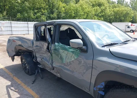 2024 Nissan Frontier Pro-4X 4X4 z USA, uszkodzony, nr VIN 1N6ED1EK4RN663112